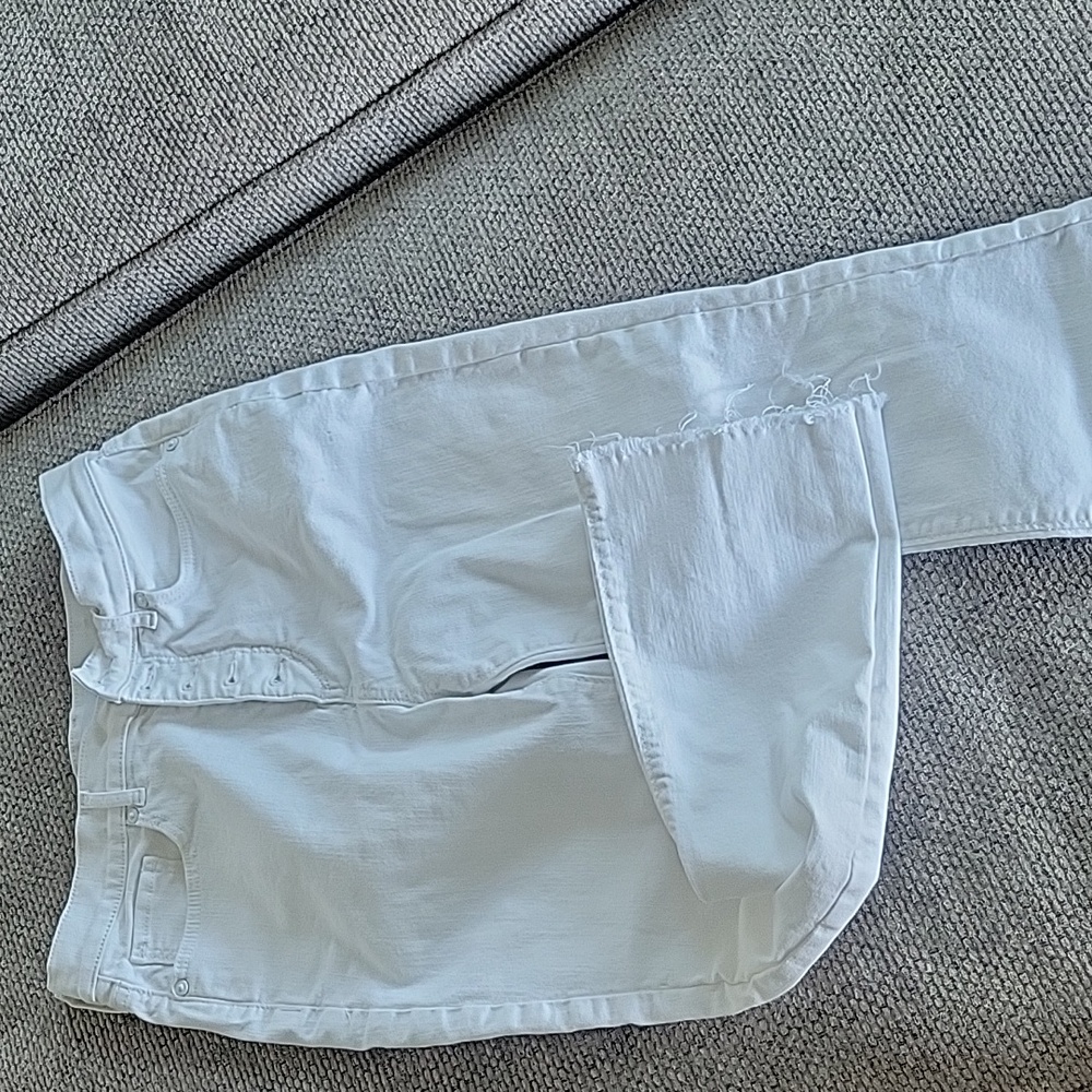 Loft High Rise Kick Crop Jeans in White Size: 6 Waist: 28